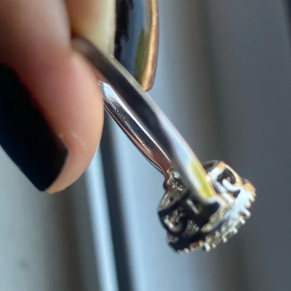 Vintage Style Diamond Pavé Engagement Ring - Picture 5 of 5